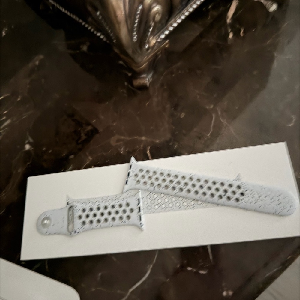 Apple Black Speckled Watch Band - Picture 5 of 5